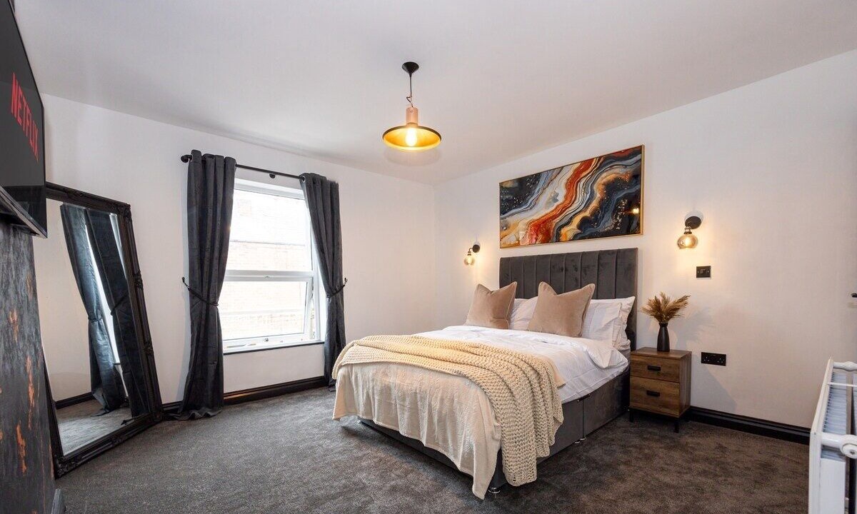 Photo of Bedroom in Leigh