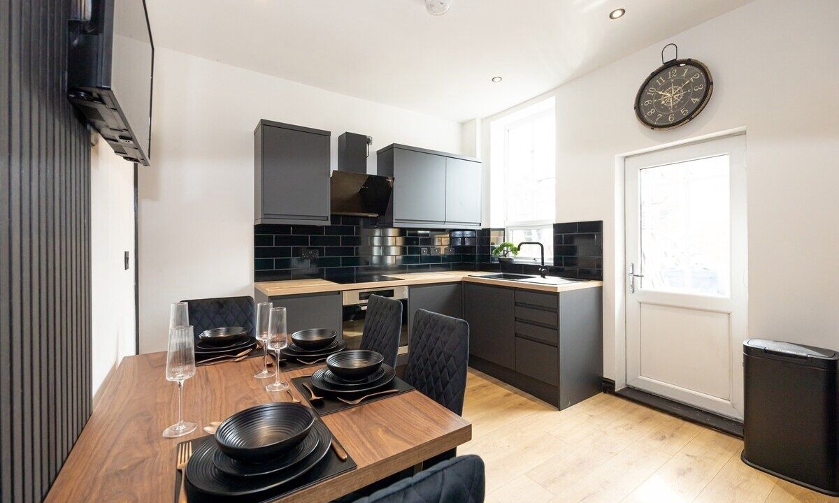 Photo of Others in Leigh