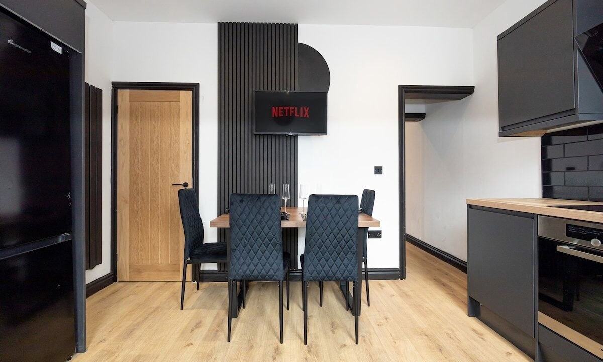 Photo of Others in Leigh