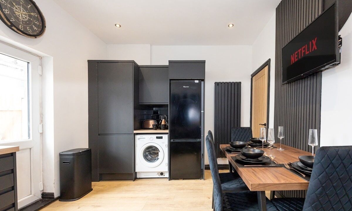 Photo of Others in Leigh