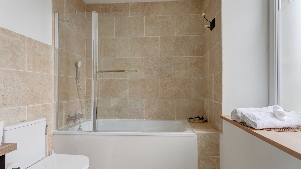 Photo of Bathroom in Remilly-Aillicourt