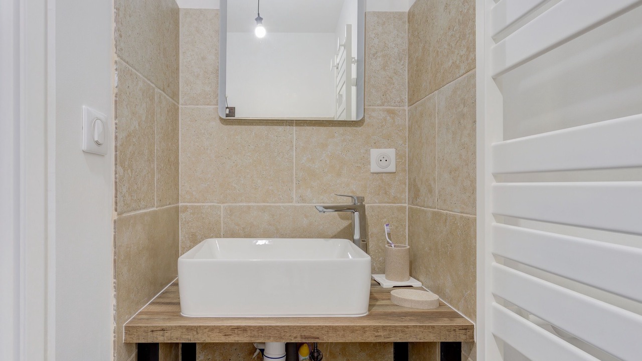 Photo of Bathroom in Remilly-Aillicourt