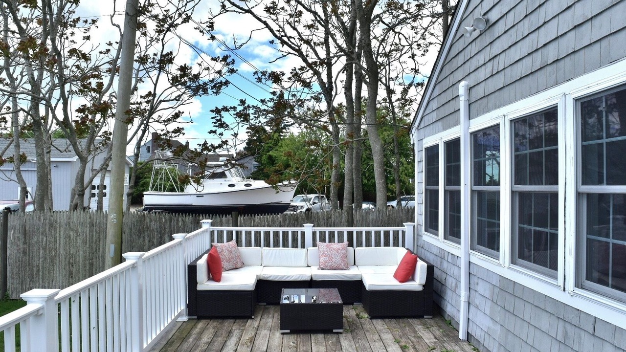 Photo of Patio Balcony in Snug Harbor
