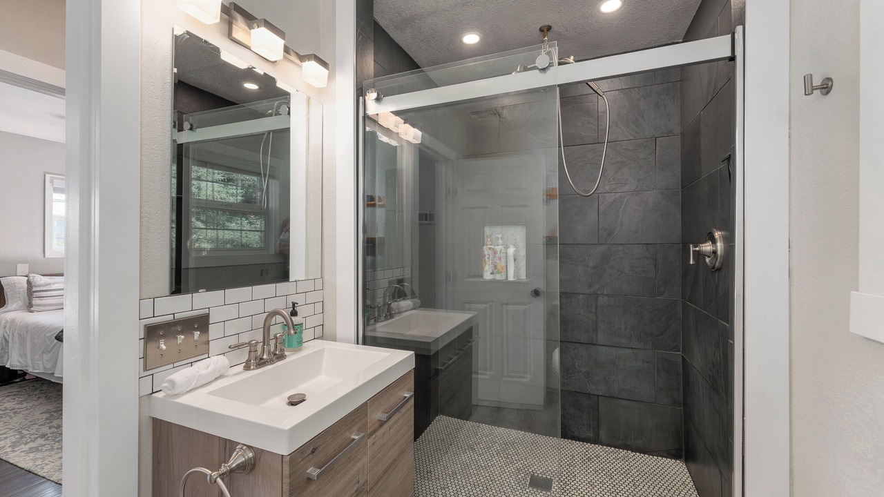 Photo of Bathroom in Roseburg