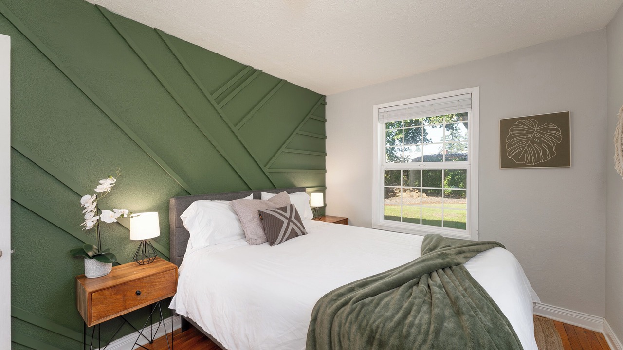 Photo of Bedroom in Roseburg