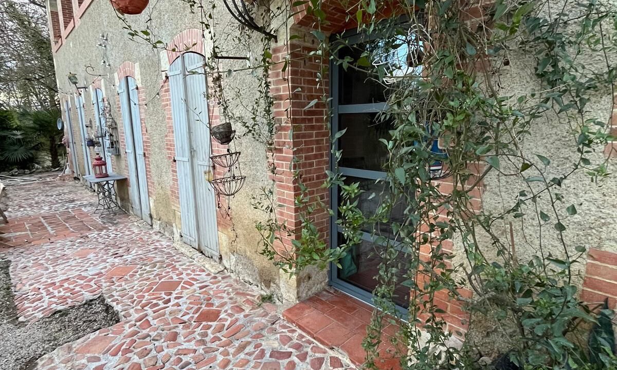 Photo of Outdoor in Pavie
