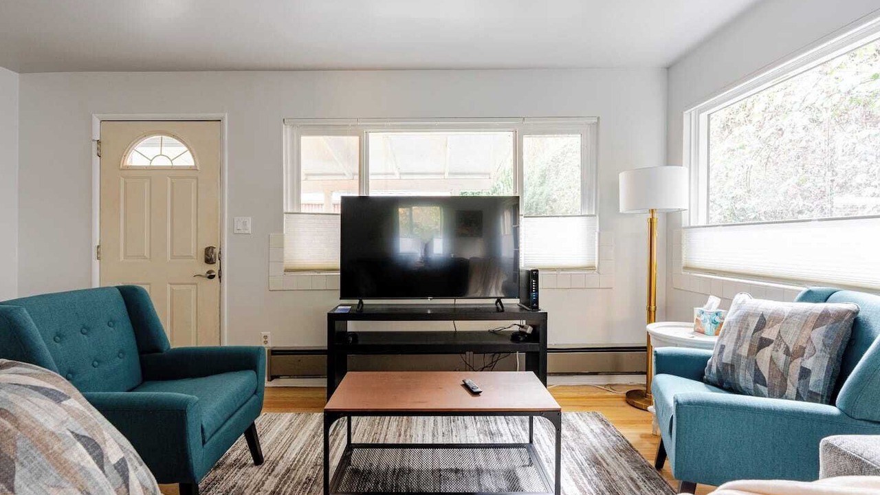Photo of Livingroom in University District