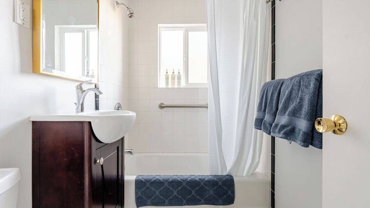 Photo of Bathroom in University District