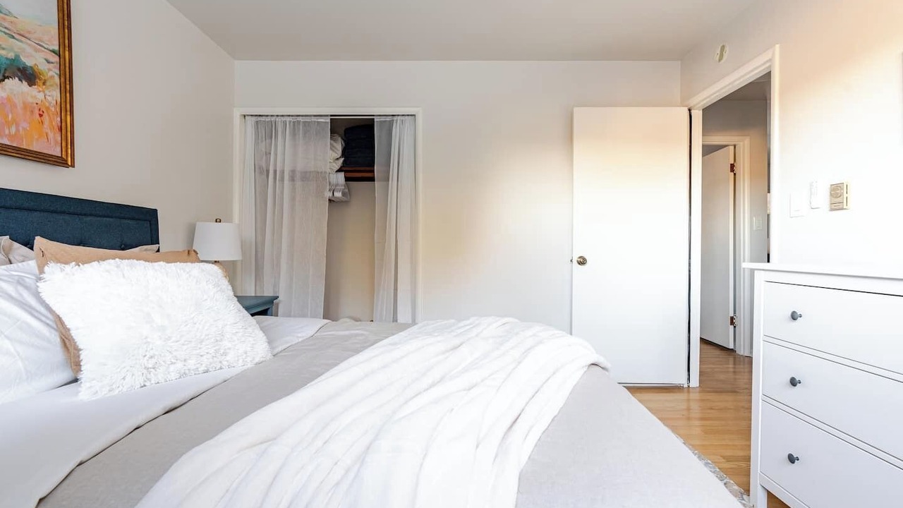 Photo of Bedroom in University District