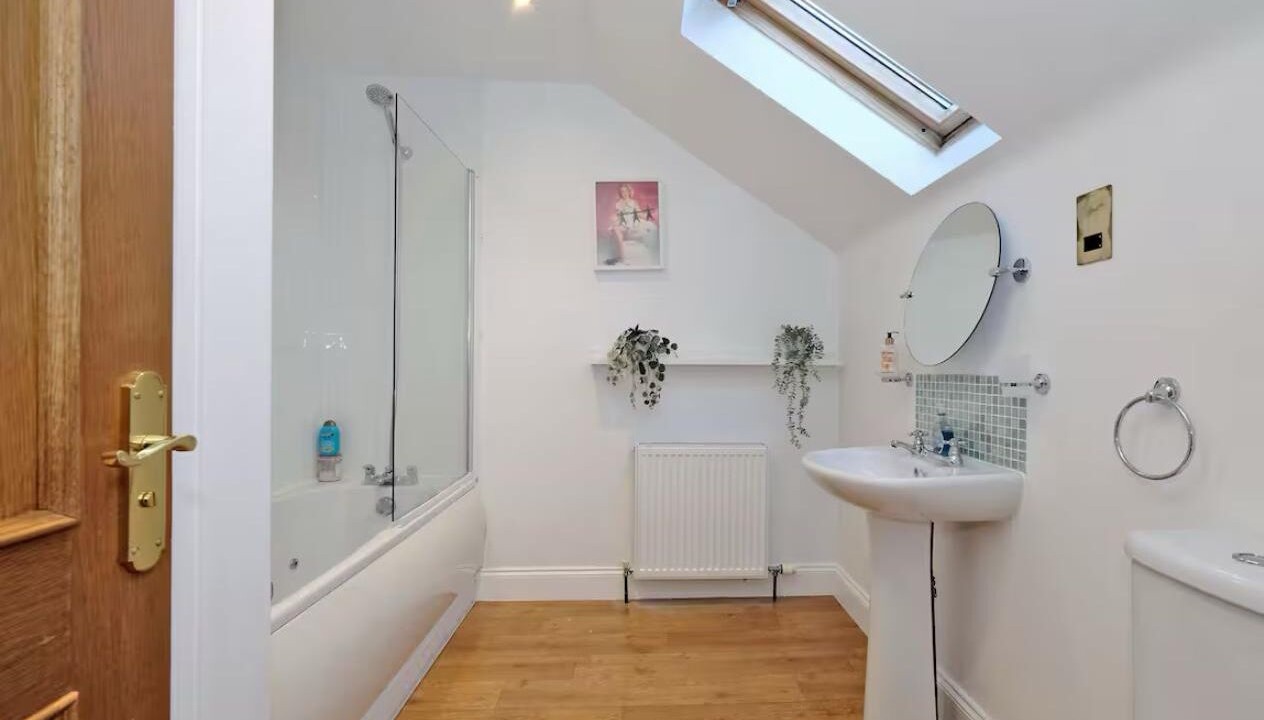 Photo of Bathroom in Insch