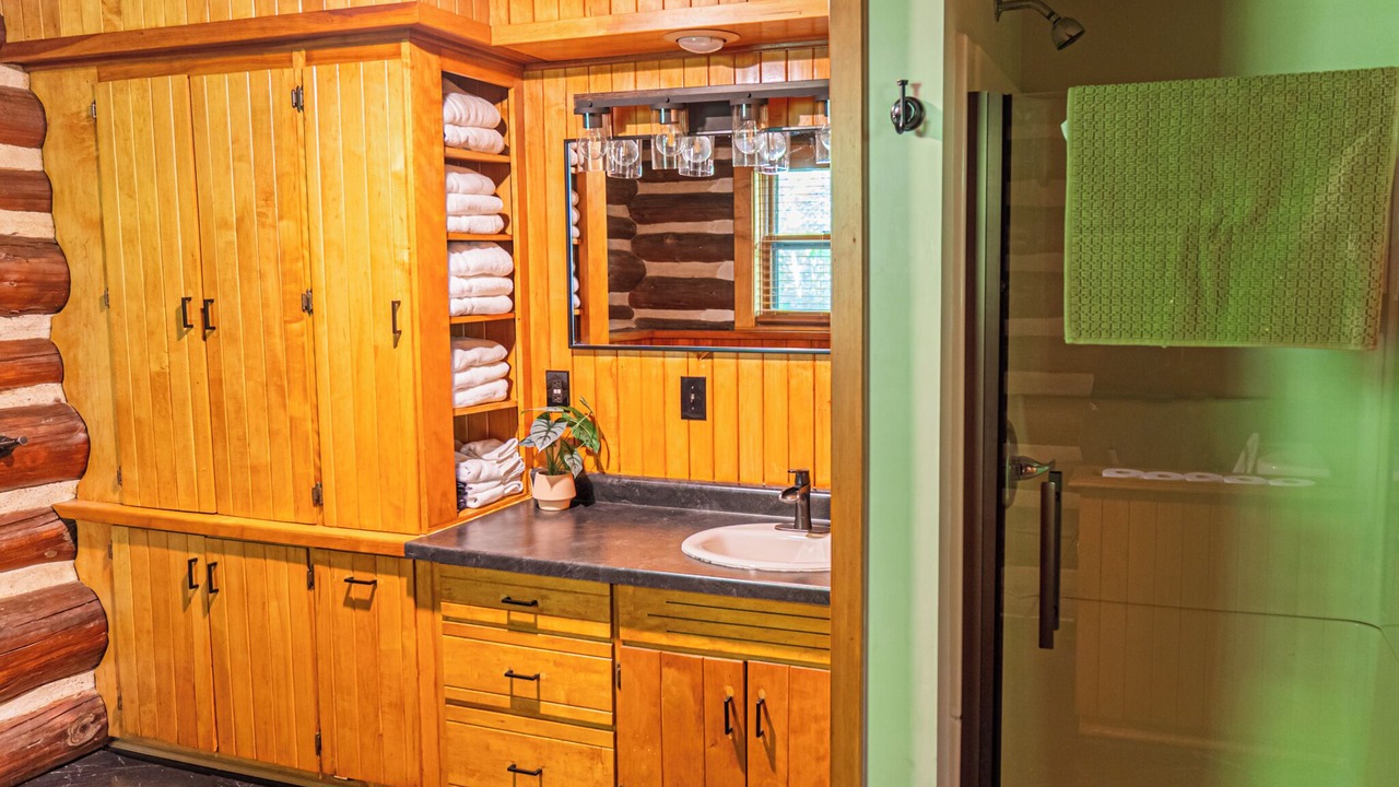 Photo of Bathroom in Gleason