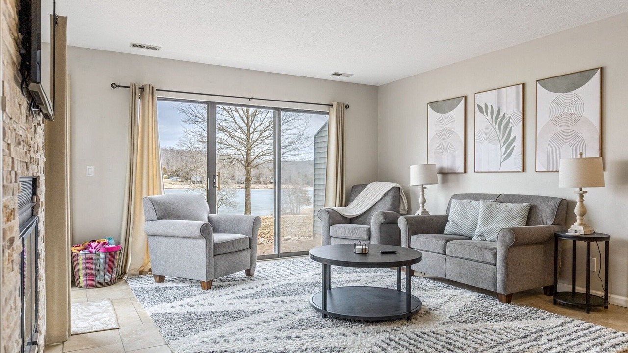 Photo of Livingroom in Innsbrook