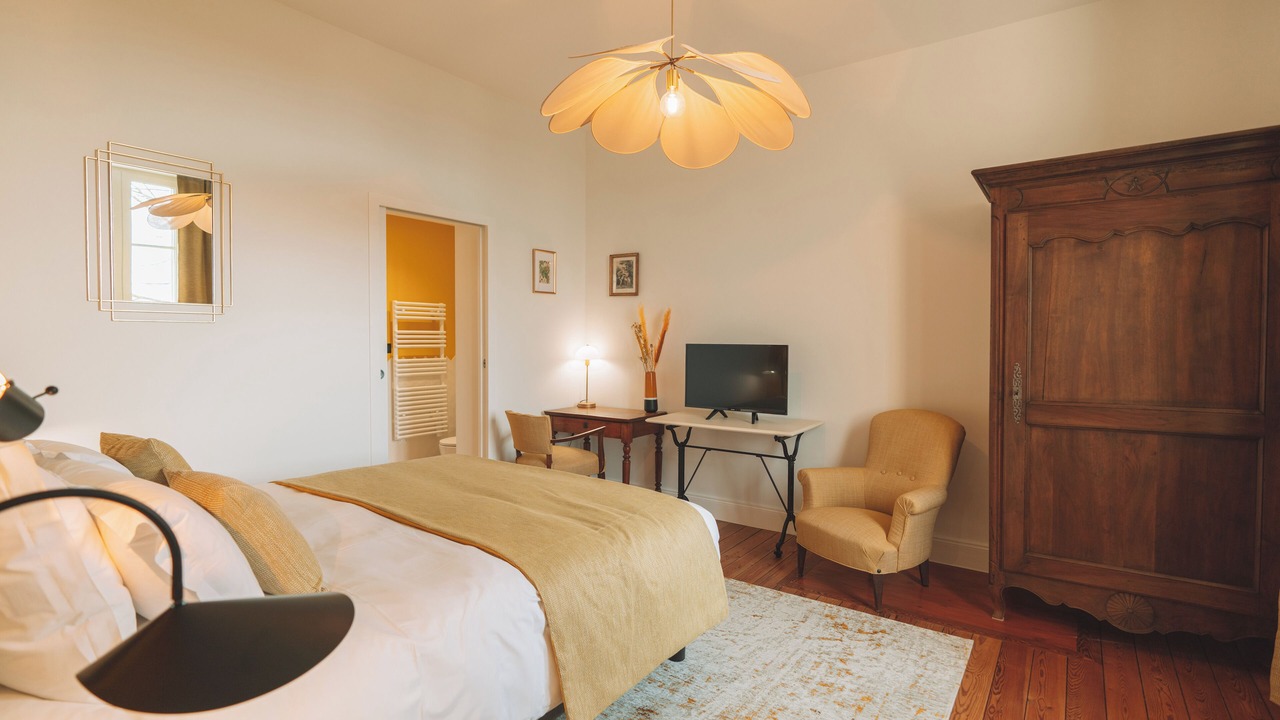 Photo of Bedroom in Saint-Emilion