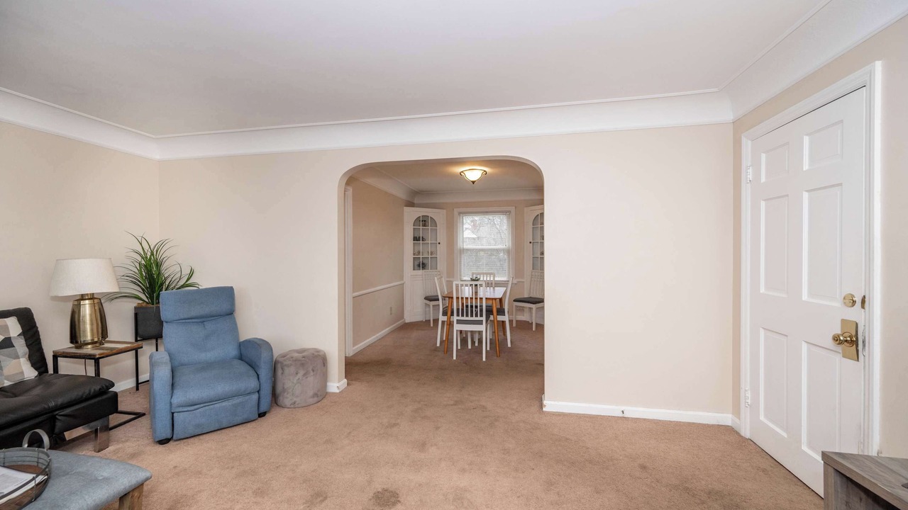 Photo of Bedroom in Roselawn Finance