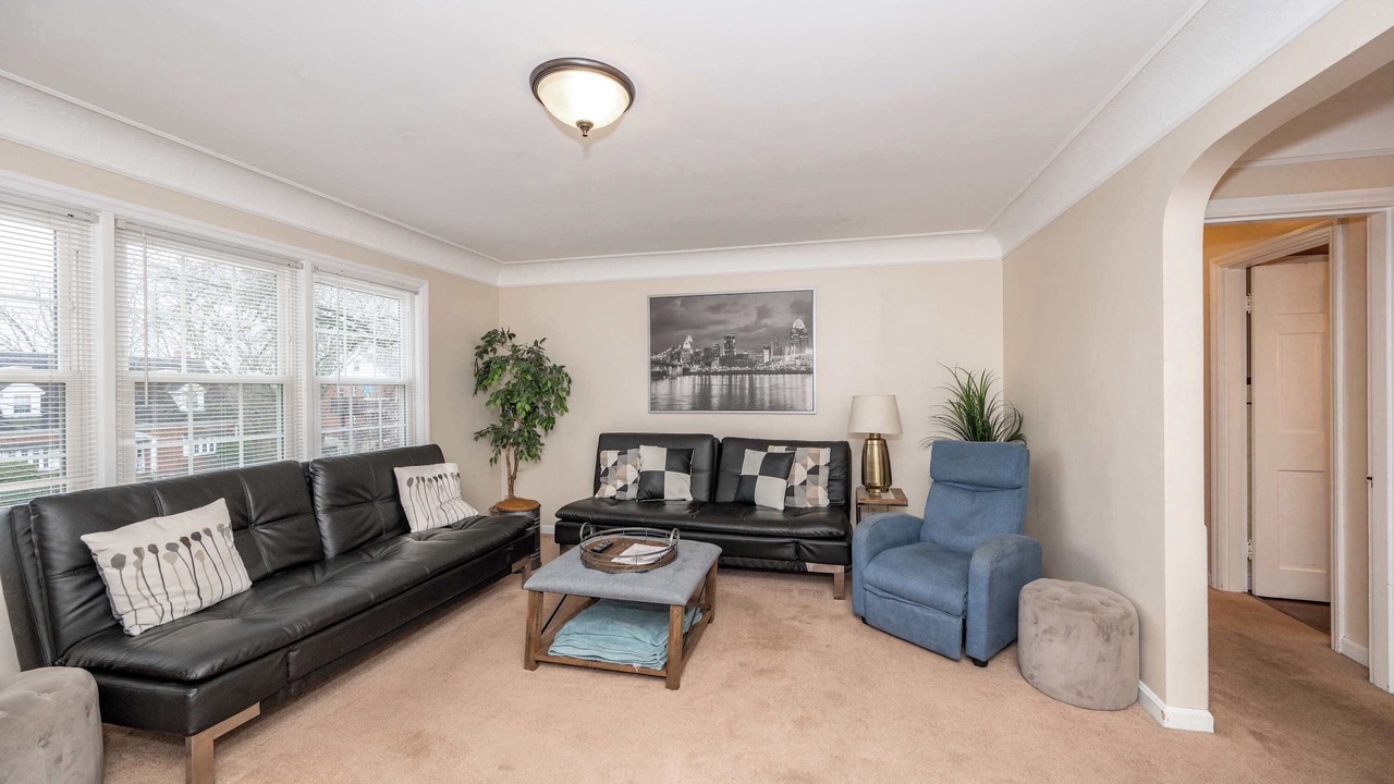 Photo of Bedroom in Roselawn Finance