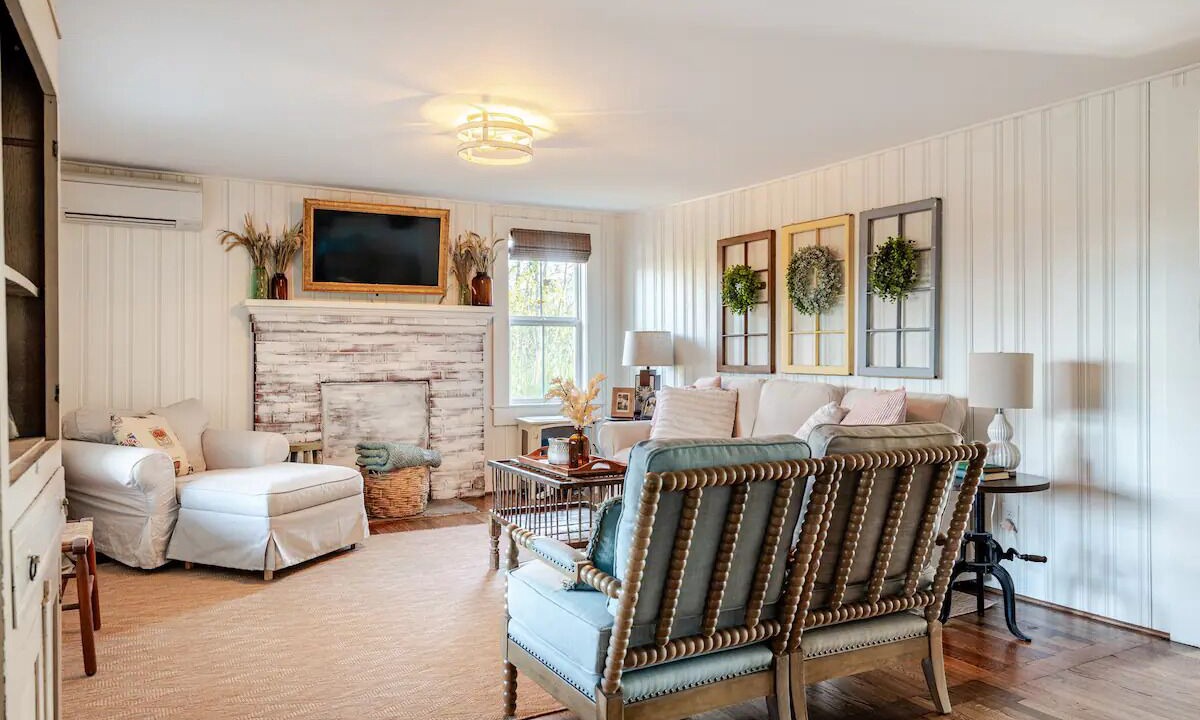 Photo of Livingroom in Danbury