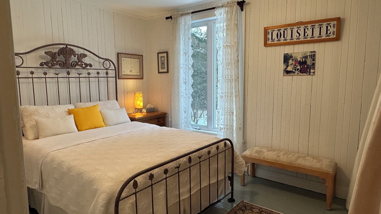 Photo of Bedroom in Saint-Alfred