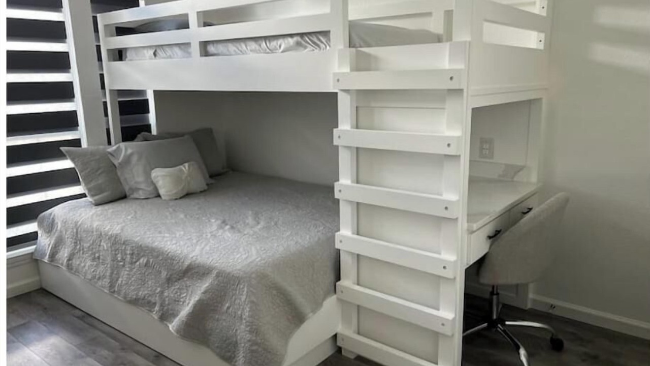 Photo of Bedroom in Far North Central