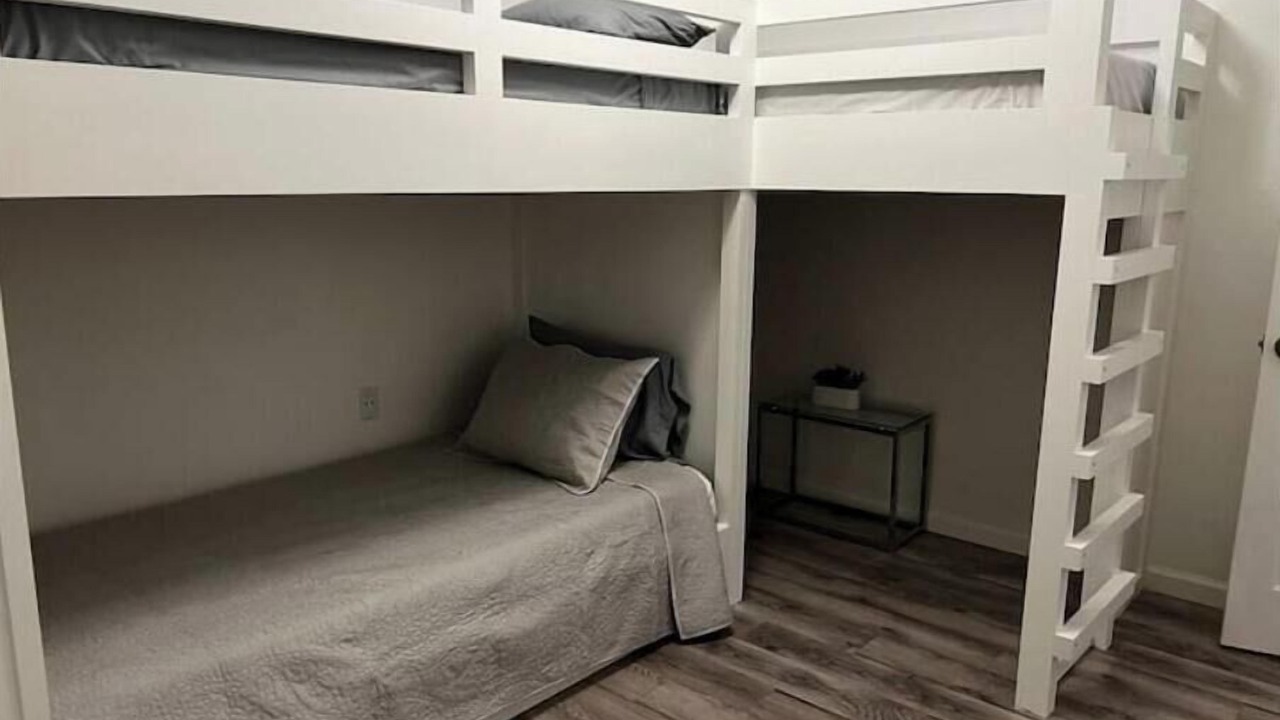Photo of Bedroom in Far North Central