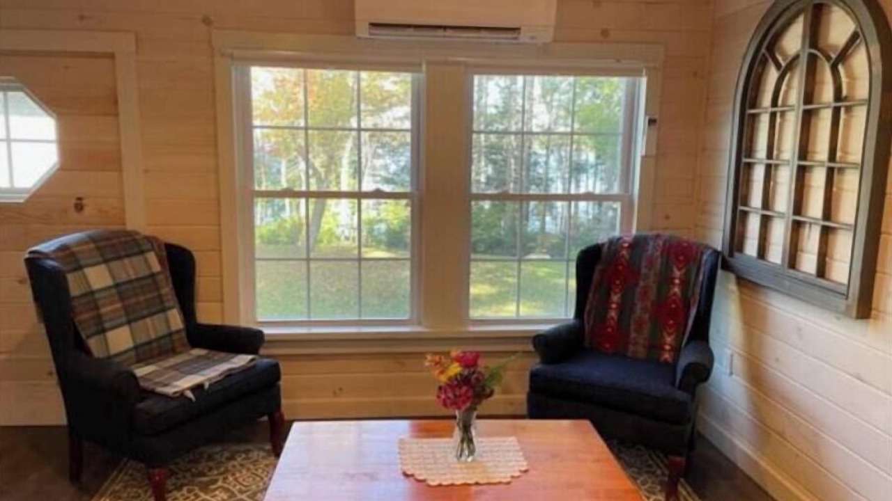 Photo of Livingroom in Surry