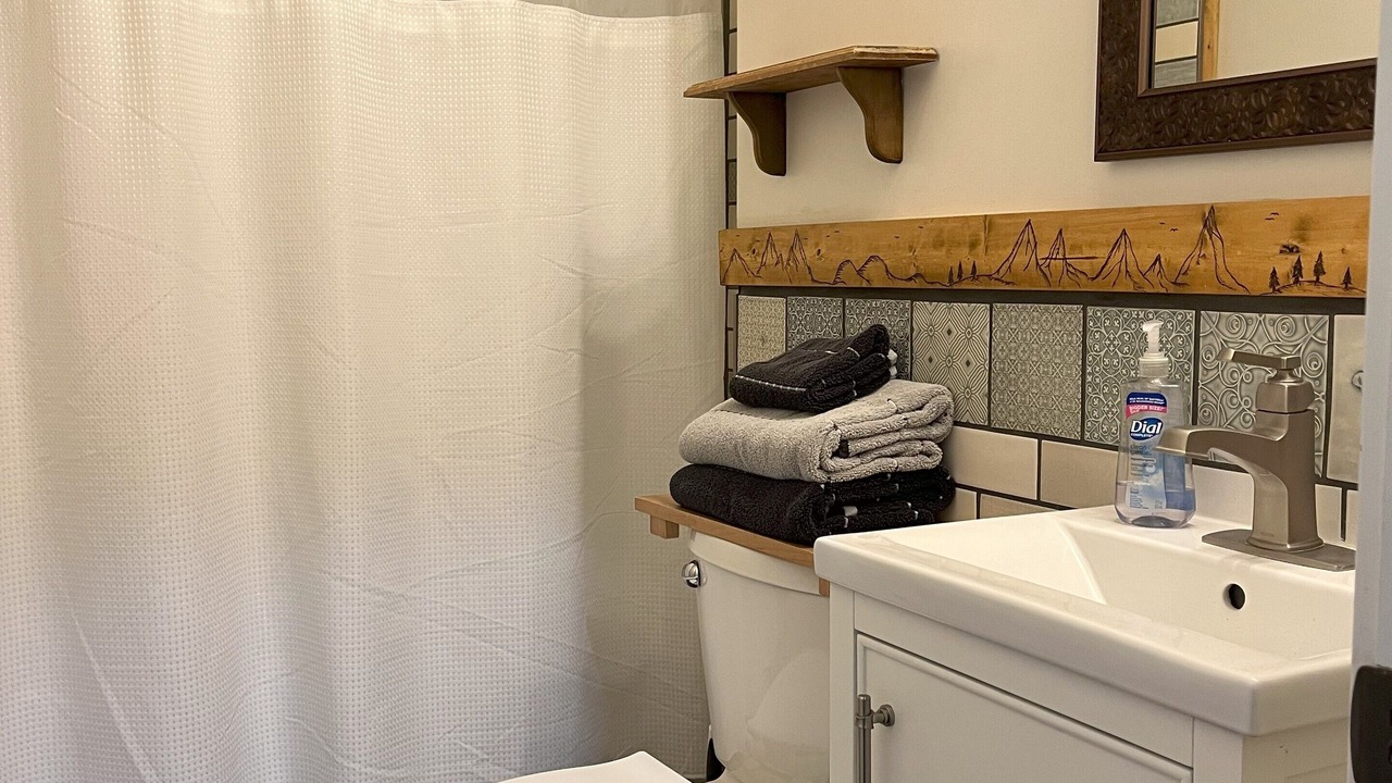 Photo of Bathroom in La Grande