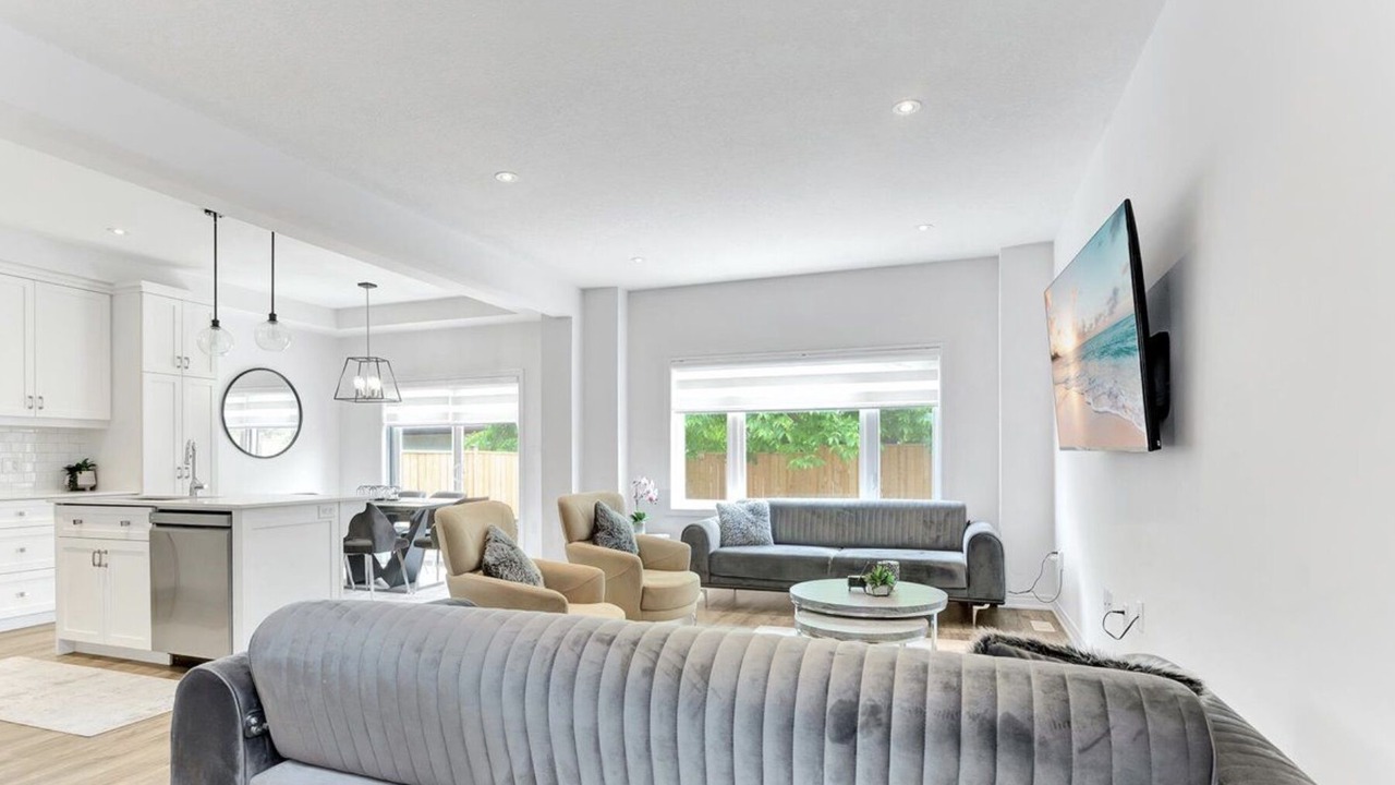 Photo of Livingroom in Stoney Creek