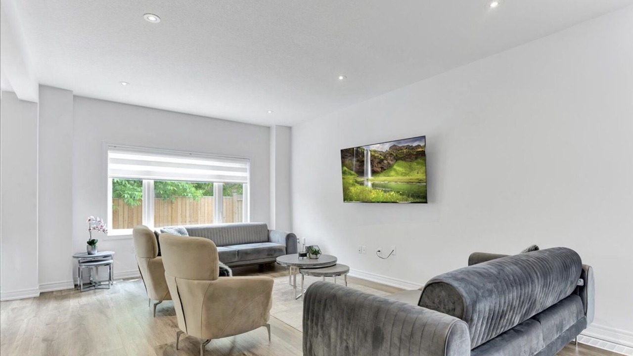 Photo of Livingroom in Stoney Creek