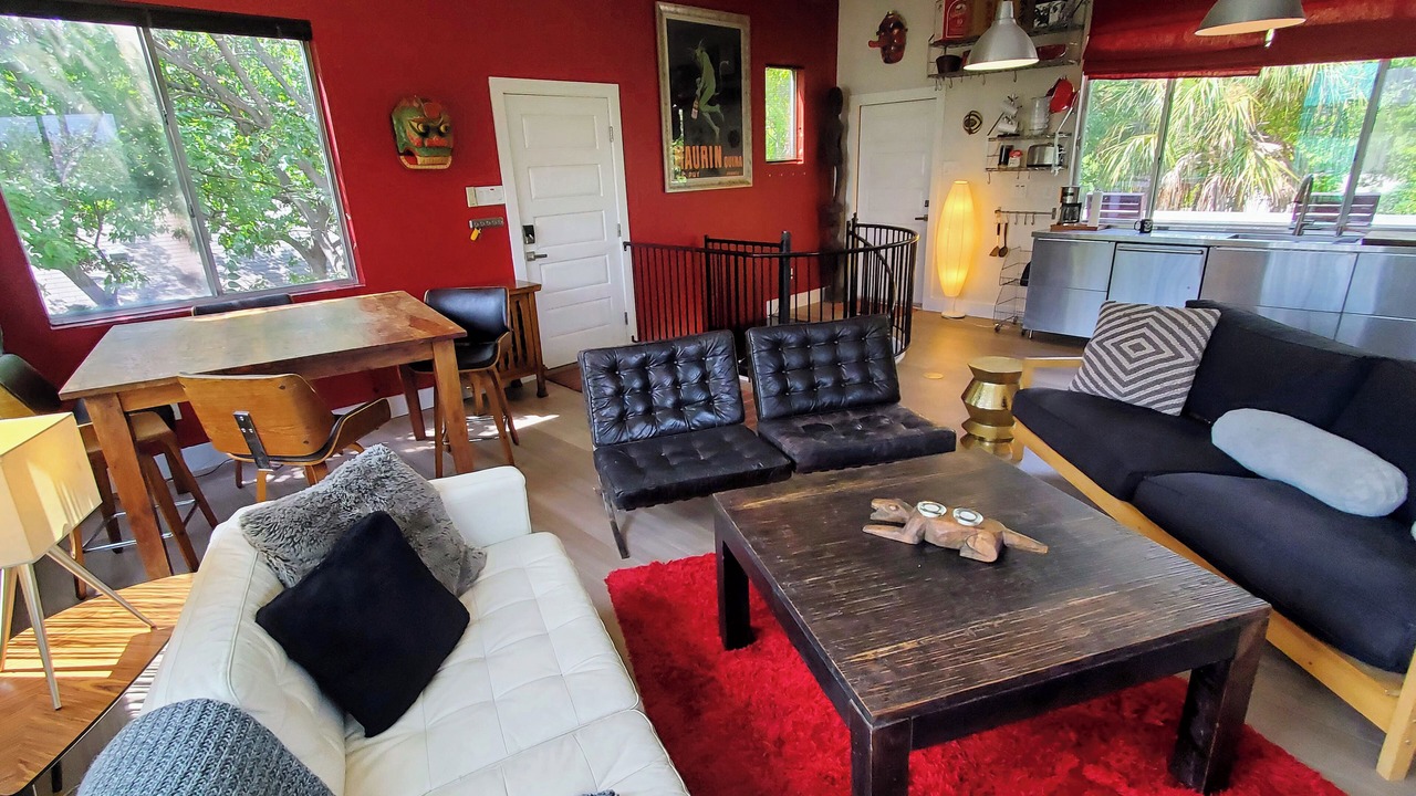 Photo of Livingroom in Blackshear-Prospect Hill
