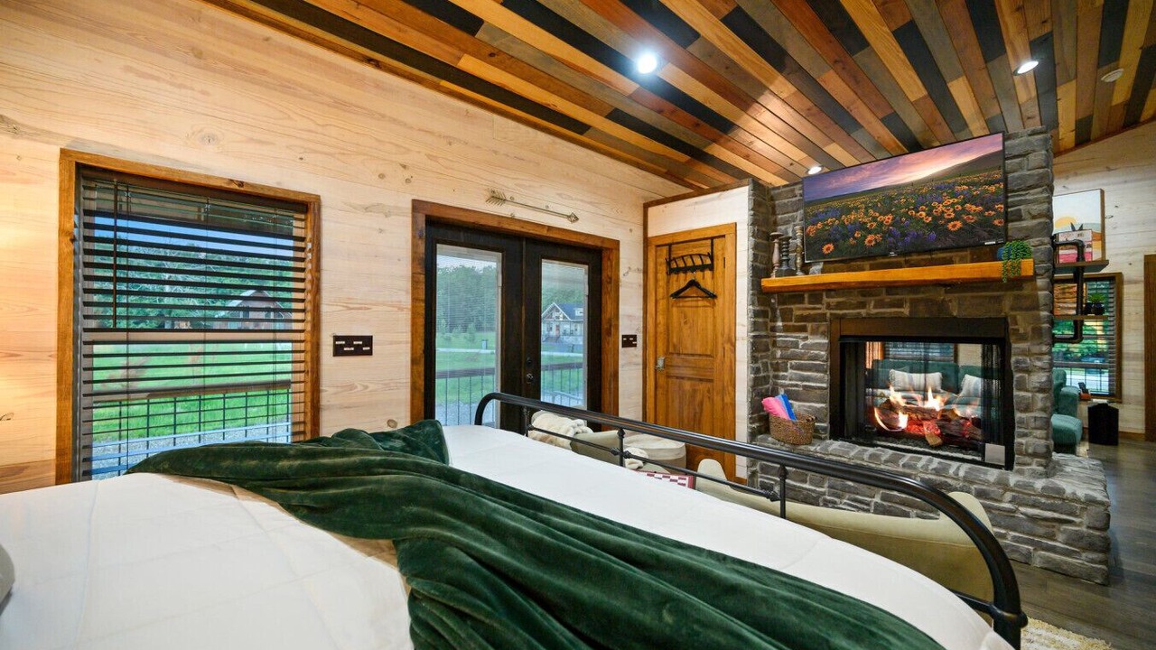 Photo of Bedroom in Broken Bow