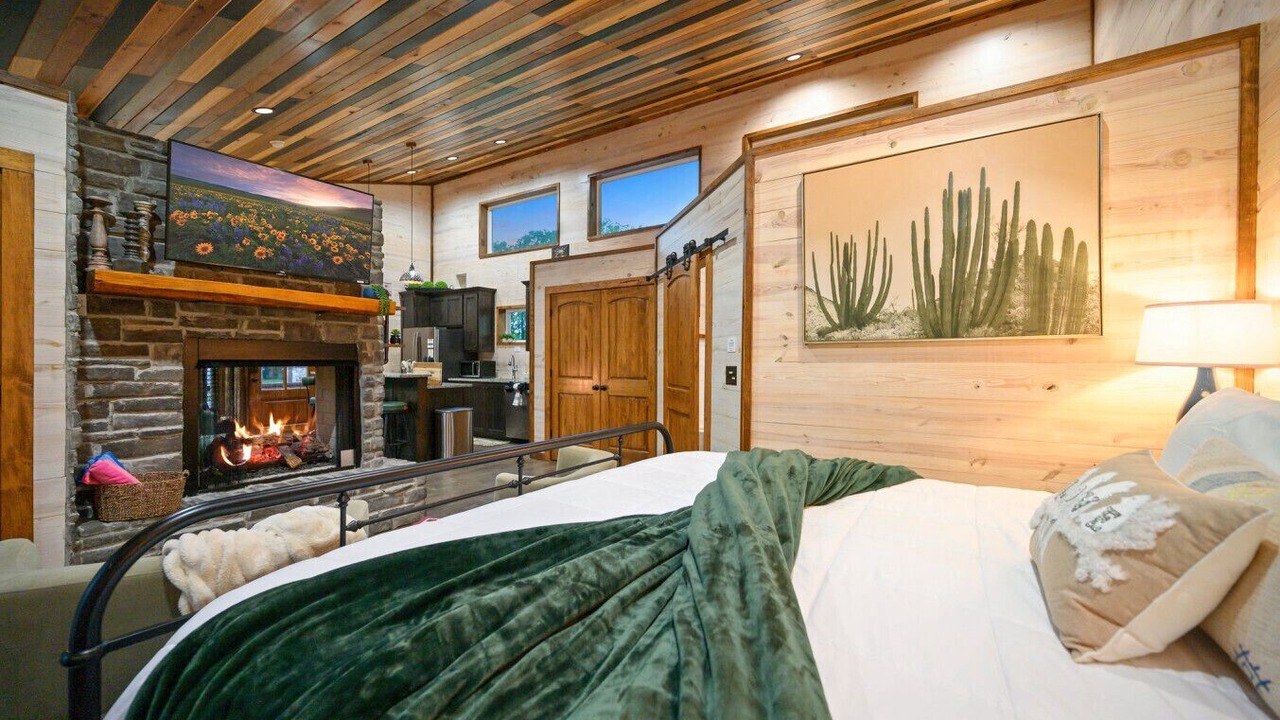 Photo of Bedroom in Broken Bow