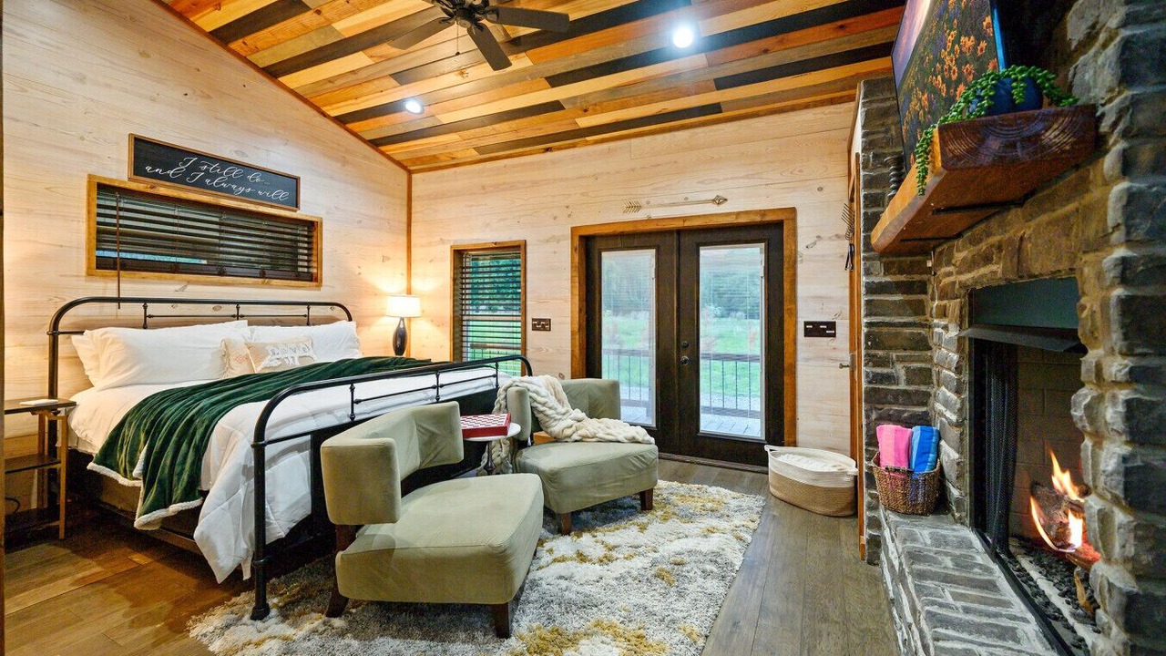 Photo of Bedroom in Broken Bow