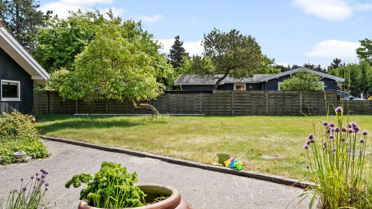 Photo of Others in Frolunde