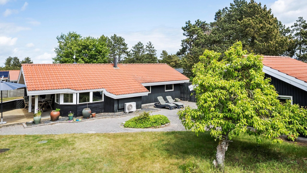 Photo of Others in Frolunde