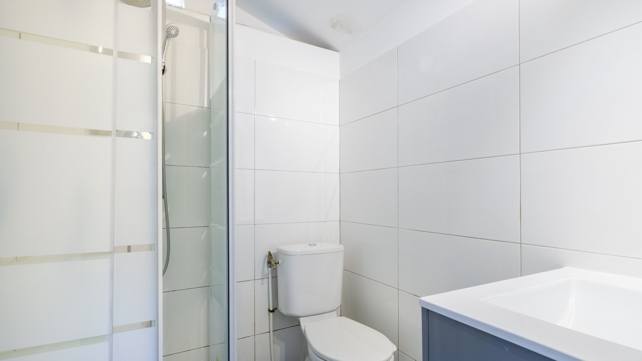 Photo of Bathroom in Vernier