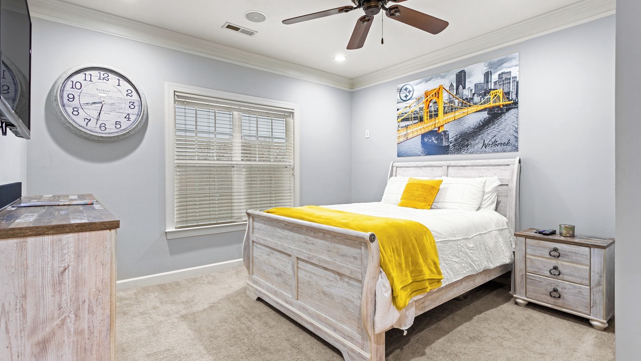 Photo of Bedroom in Old Irving Park