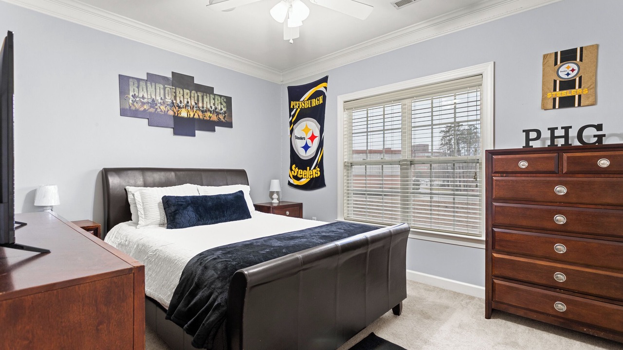 Photo of Bedroom in Old Irving Park