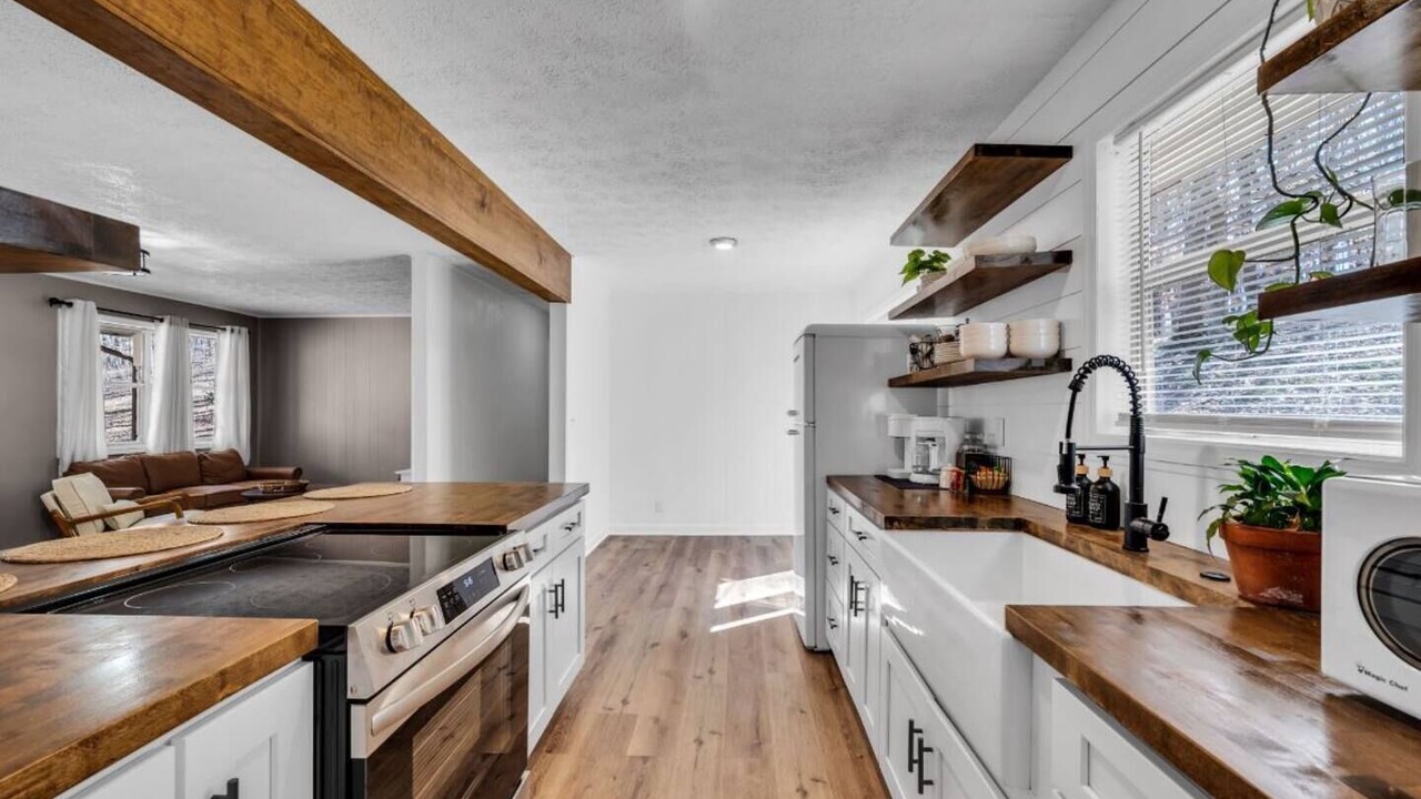 Photo of Kitchen in Coopertown