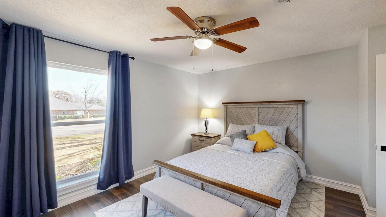 Photo of Bedroom in Southwest Arlington
