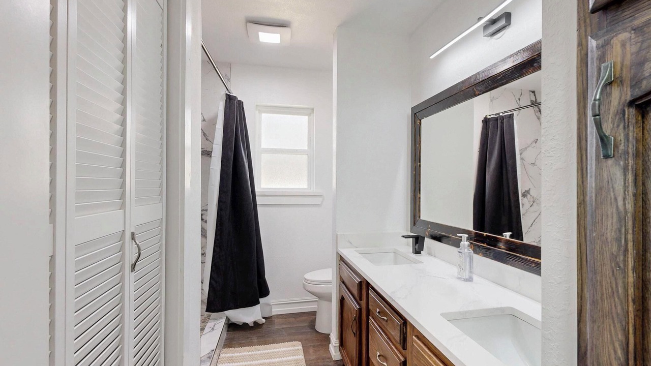 Photo of Bathroom in Southwest Arlington