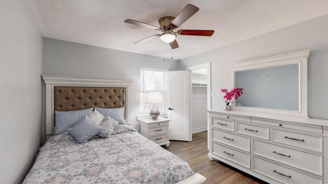 Photo of Bedroom in Southwest Arlington