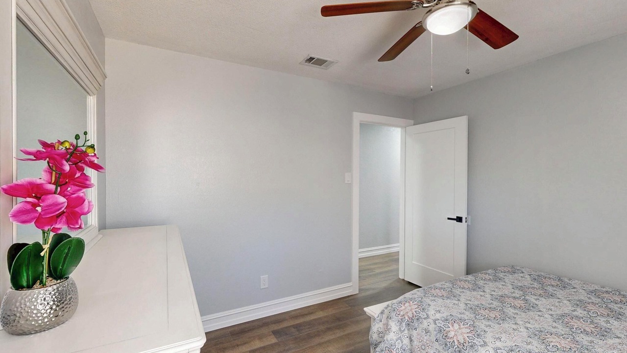 Photo of Bedroom in Southwest Arlington