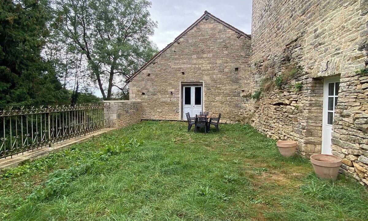 Photo of Outdoor in Salmaise
