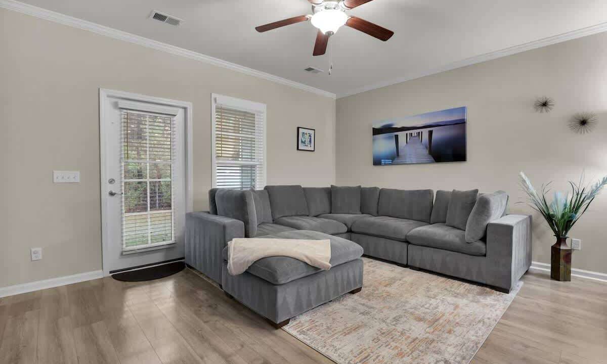 Photo of Livingroom in Pooler