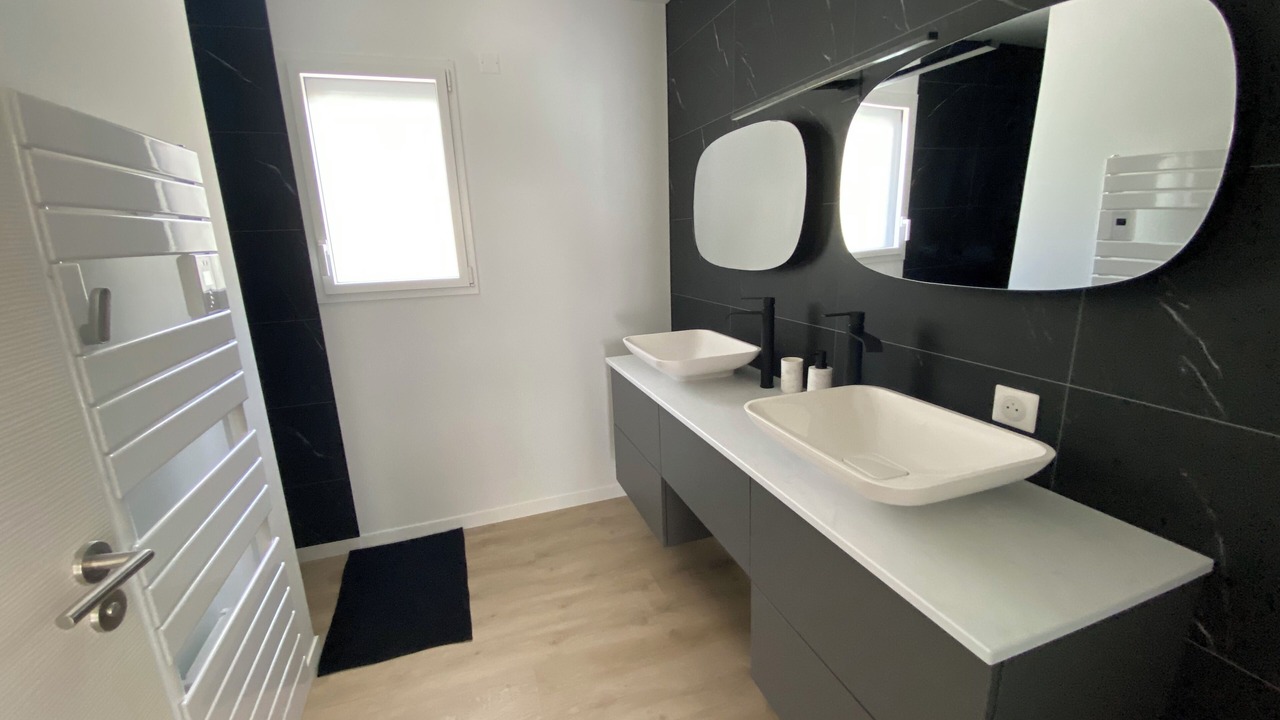 Photo of Bathroom in Saint-Vincent-sur-Jard