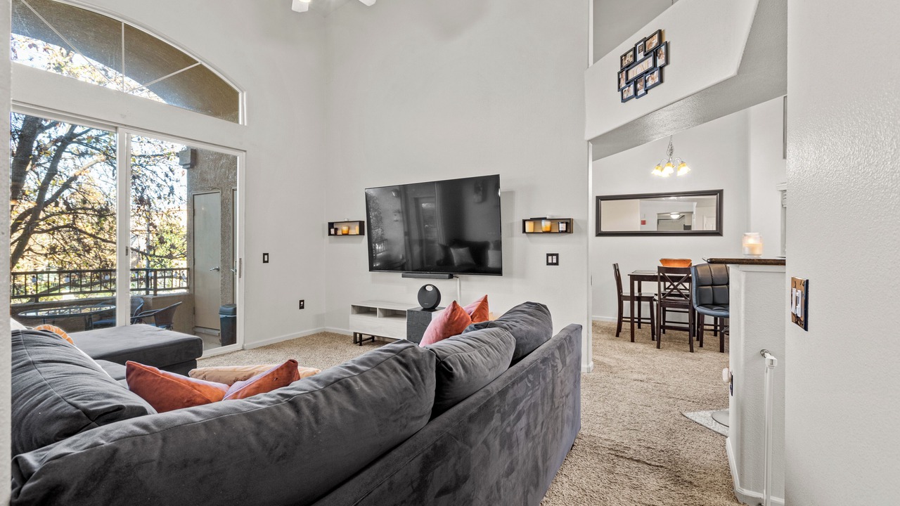 Photo of Livingroom in Natomas Park