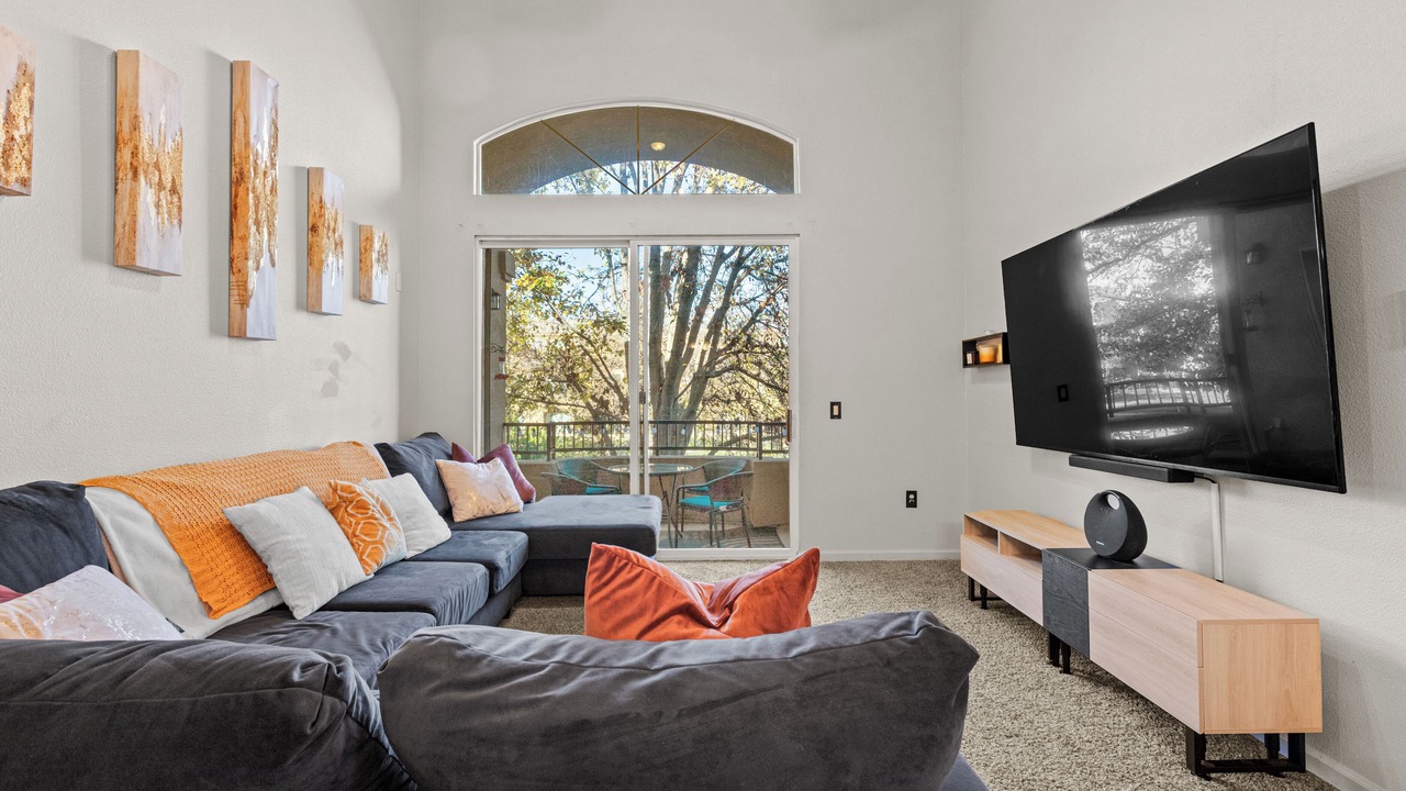 Photo of Livingroom in Natomas Park