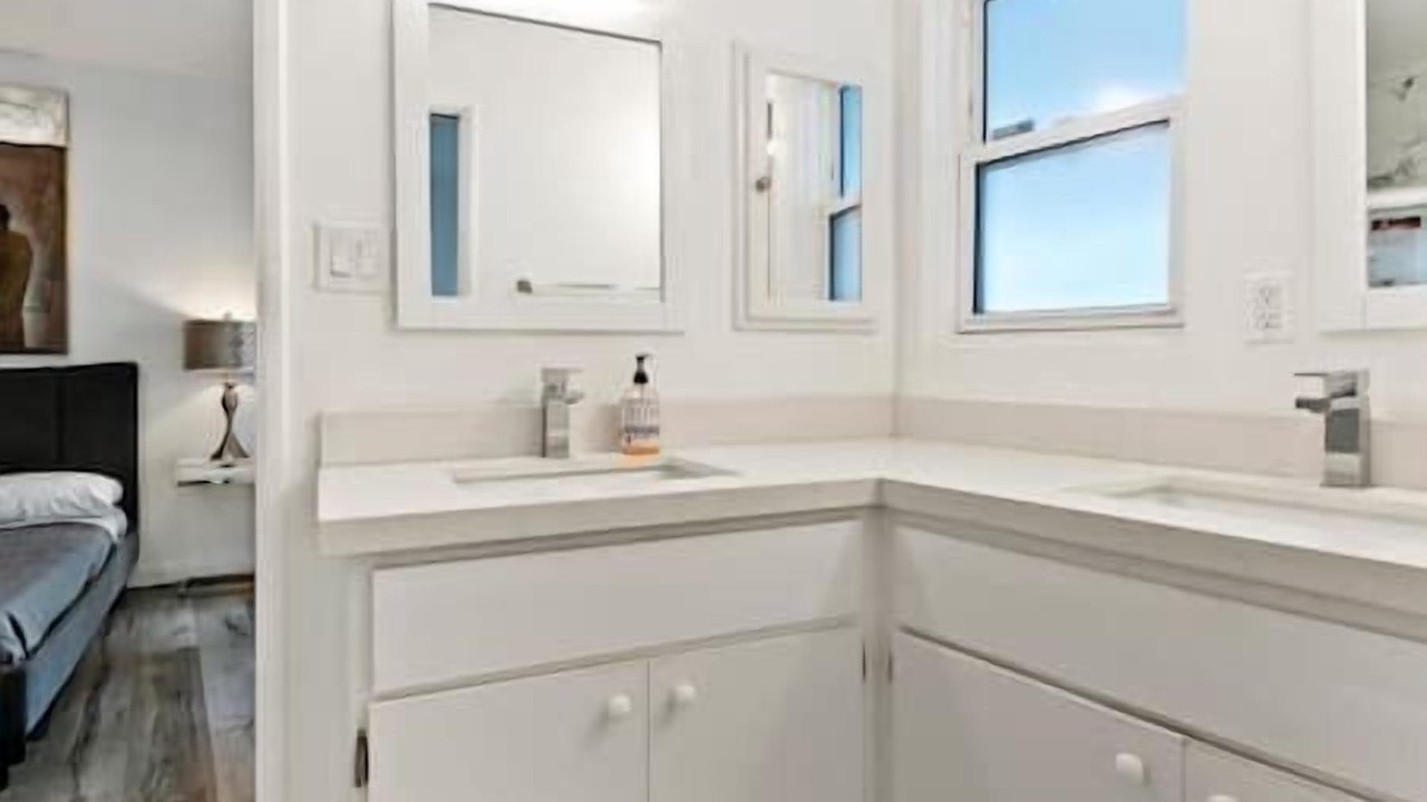 Photo of Bathroom in Sherman Oaks