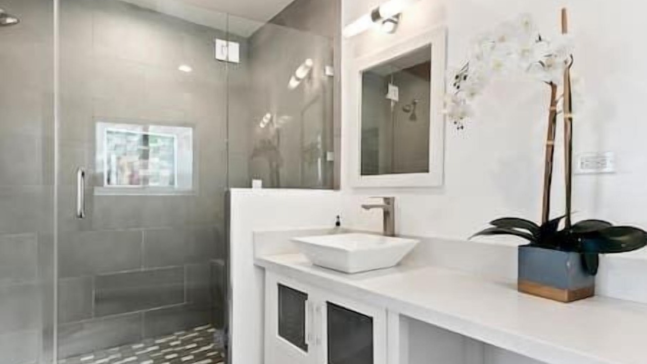Photo of Bathroom in Sherman Oaks