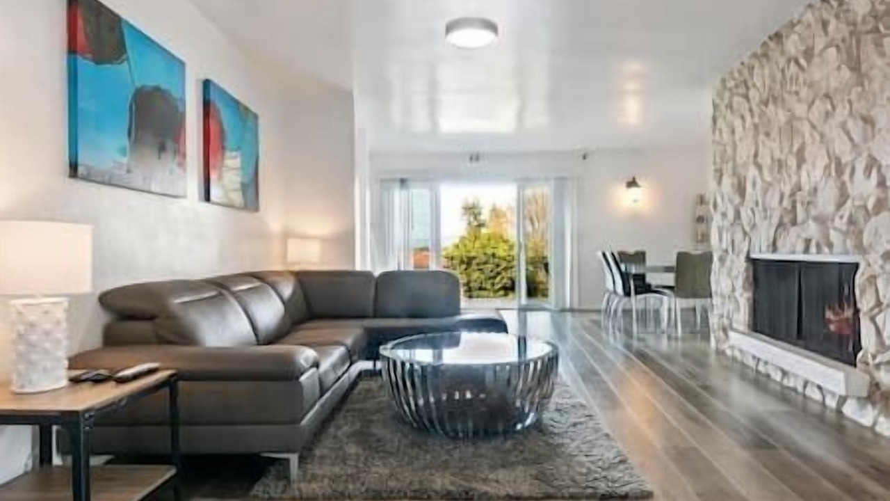 Photo of Livingroom in Sherman Oaks