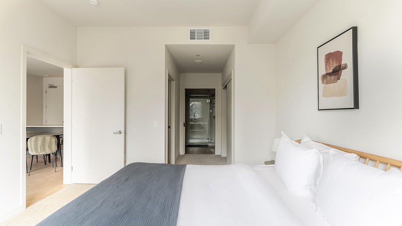 Photo of Bedroom in Piedmont Avenue